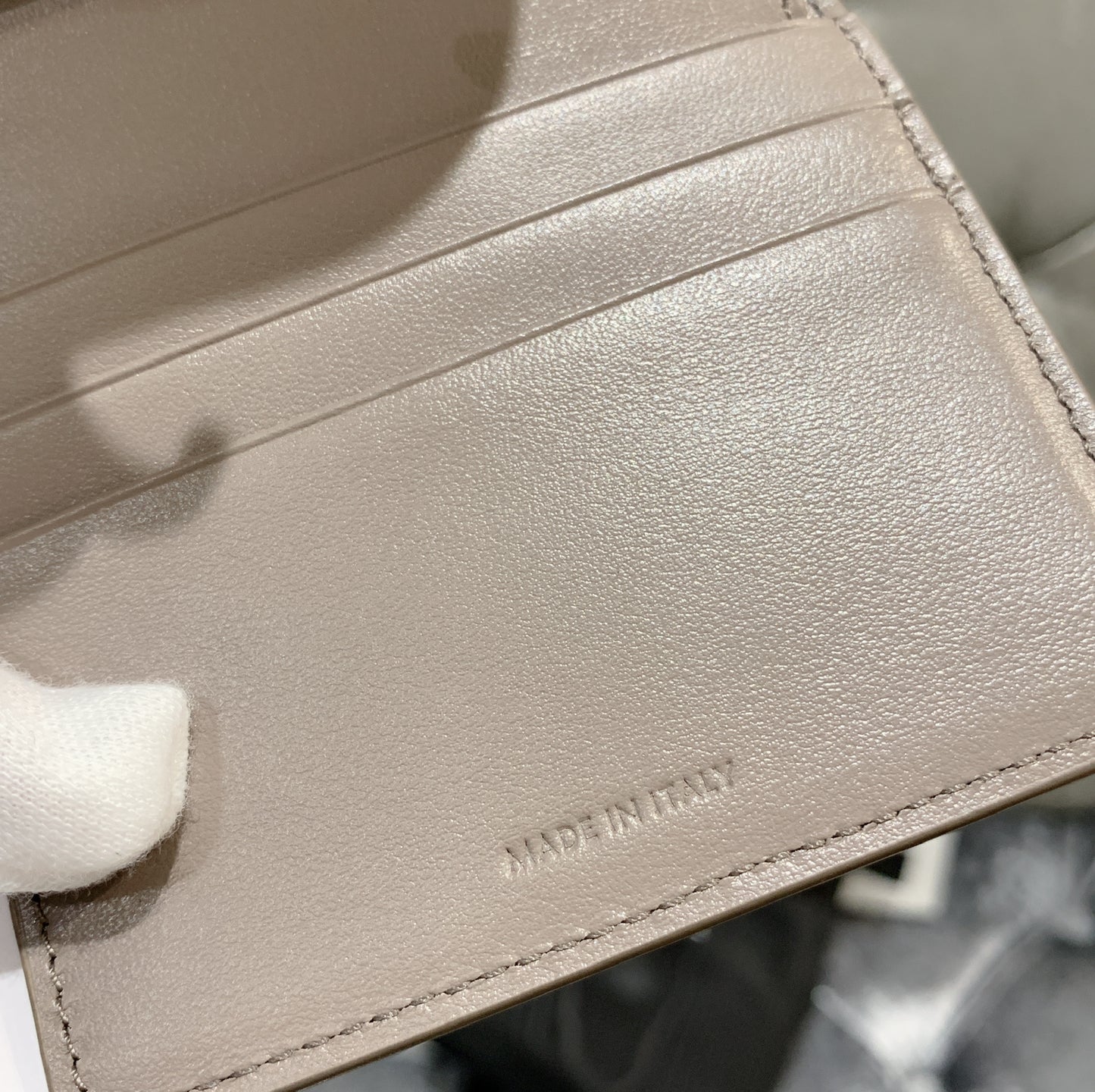 Celine▪️Flap Wallet Triomphe S 亮牛皮三折短夾/490E540 🉐19900🇪🇺