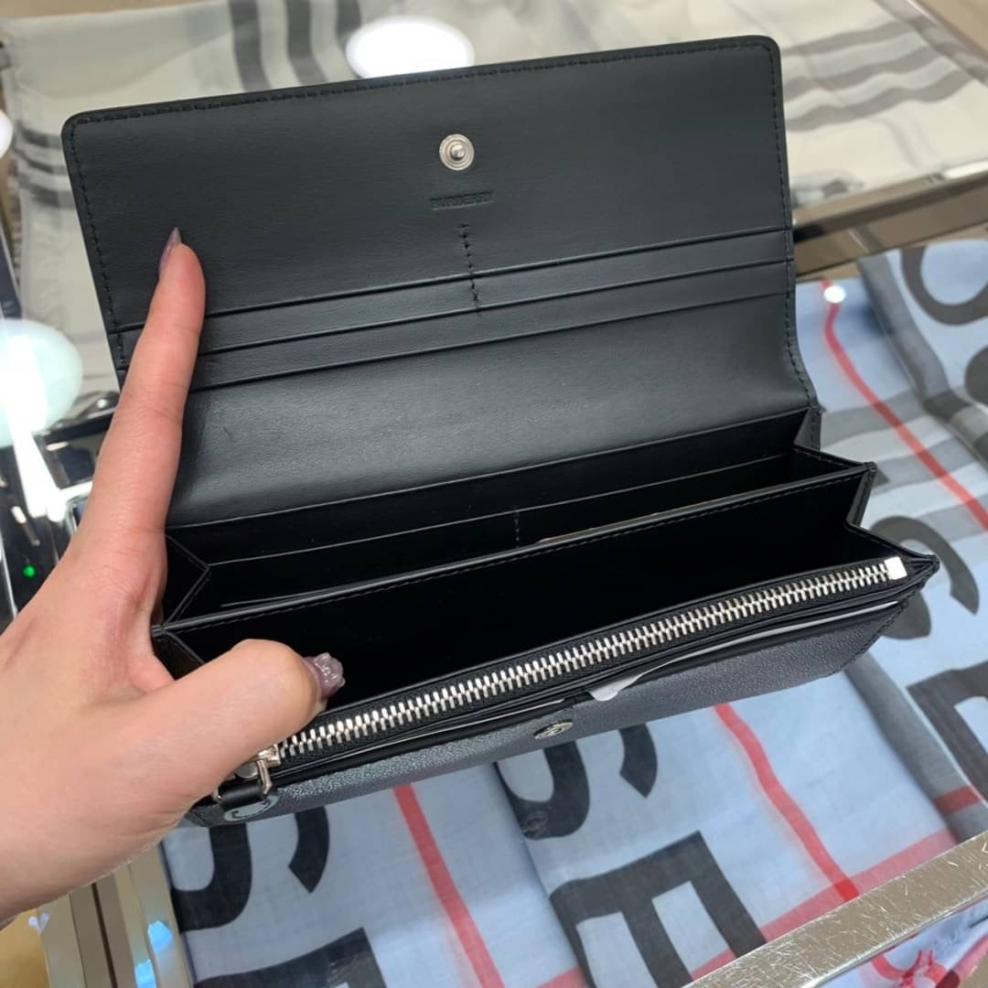 @Burberry Embossed Logo 男女款壓印翻蓋長夾-黑/P345 🔥下殺🉐16530