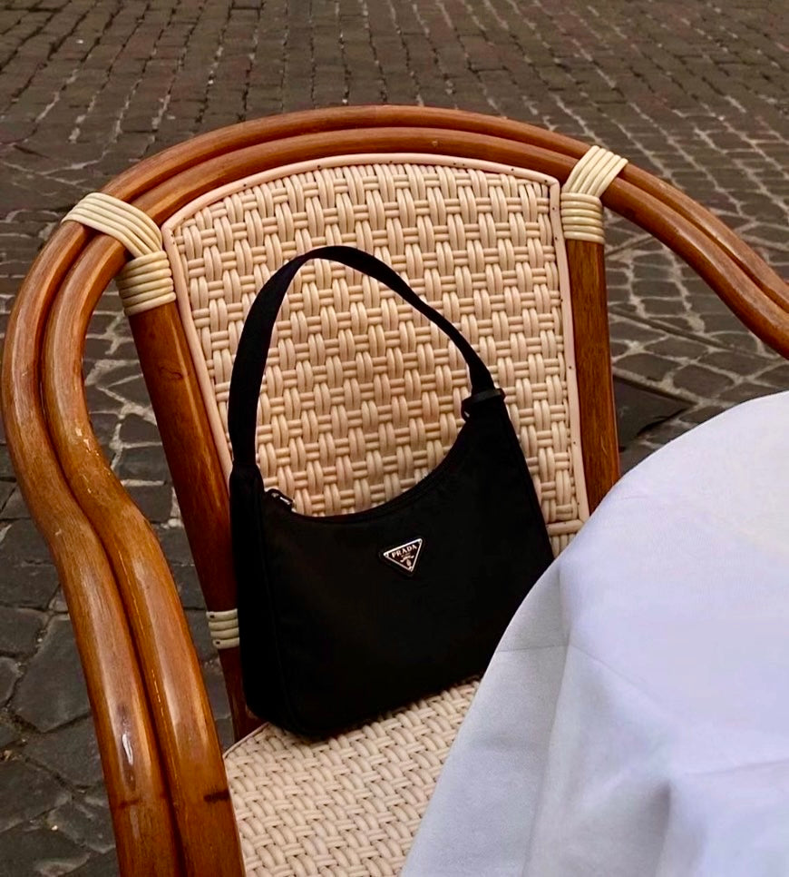 Prada Re-Edition 2000 Mini 尼龍腋下包/E920 🉐34120🇪🇺
