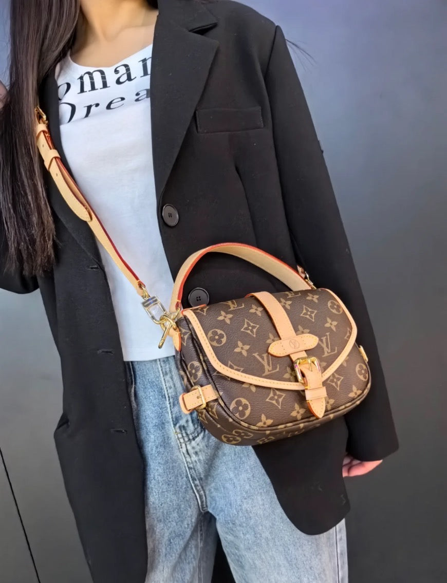 LV▪️Saumur BB 雙子星馬鞍包/1830✨🉐75980🏷️