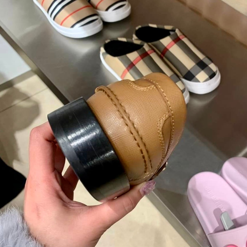 @Burberry Leather Loafers 女款皮革格紋樂福鞋/P410 🔥下殺🉐19450