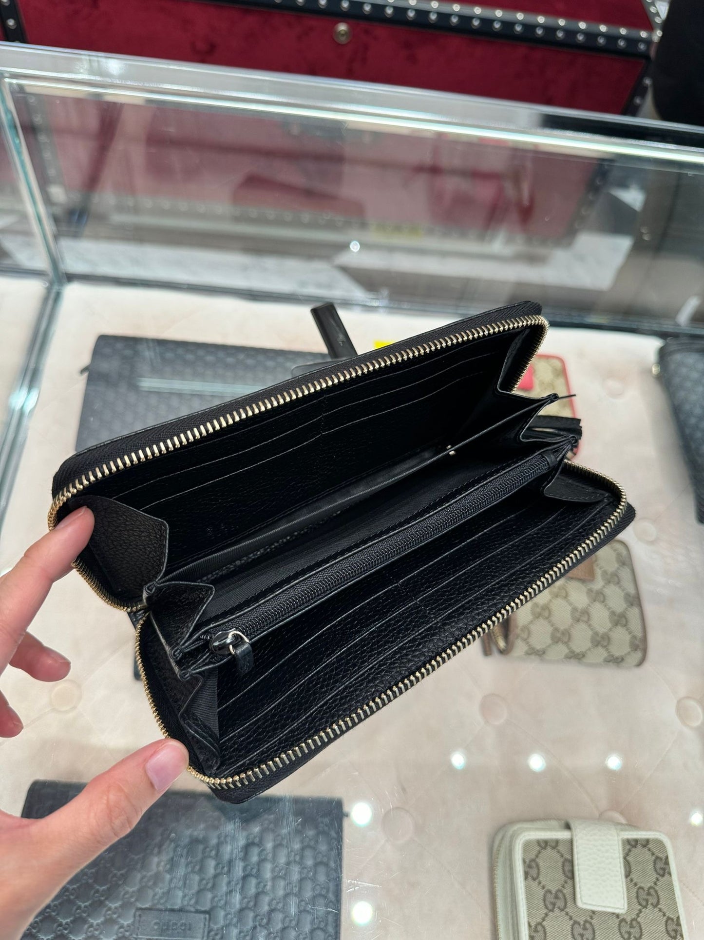 *@Gucci▪️Soho Zip 浮雕拉鏈長夾/390P270 🔔限時折🉐12950