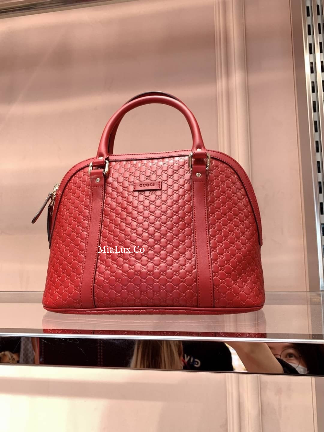 @Gucci Embossed Bag L 大款壓紋牛皮貝殼包/P745 🔔限時折🉐34530