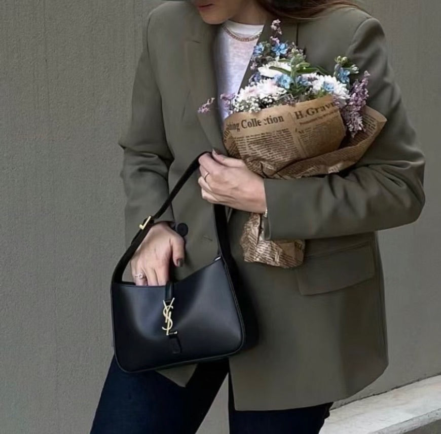 YSL Le 5 à 7 Hobo 腋下包/1755E1890 🉐67150🇪🇺