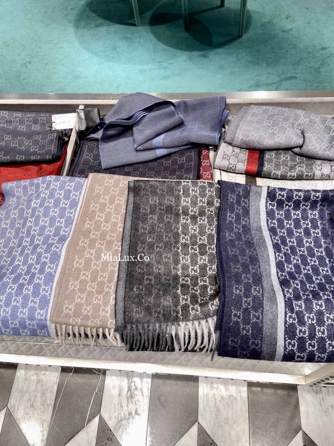 *@Gucci Wool Scarf  男女款邊飾羊毛厚長條圍巾/P220