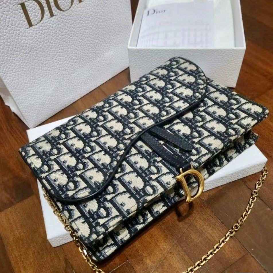 Dior▪️Saddle Pouch With Chain 緹花馬鞍鍊包/1550E1 700 🉐60500🇪🇺