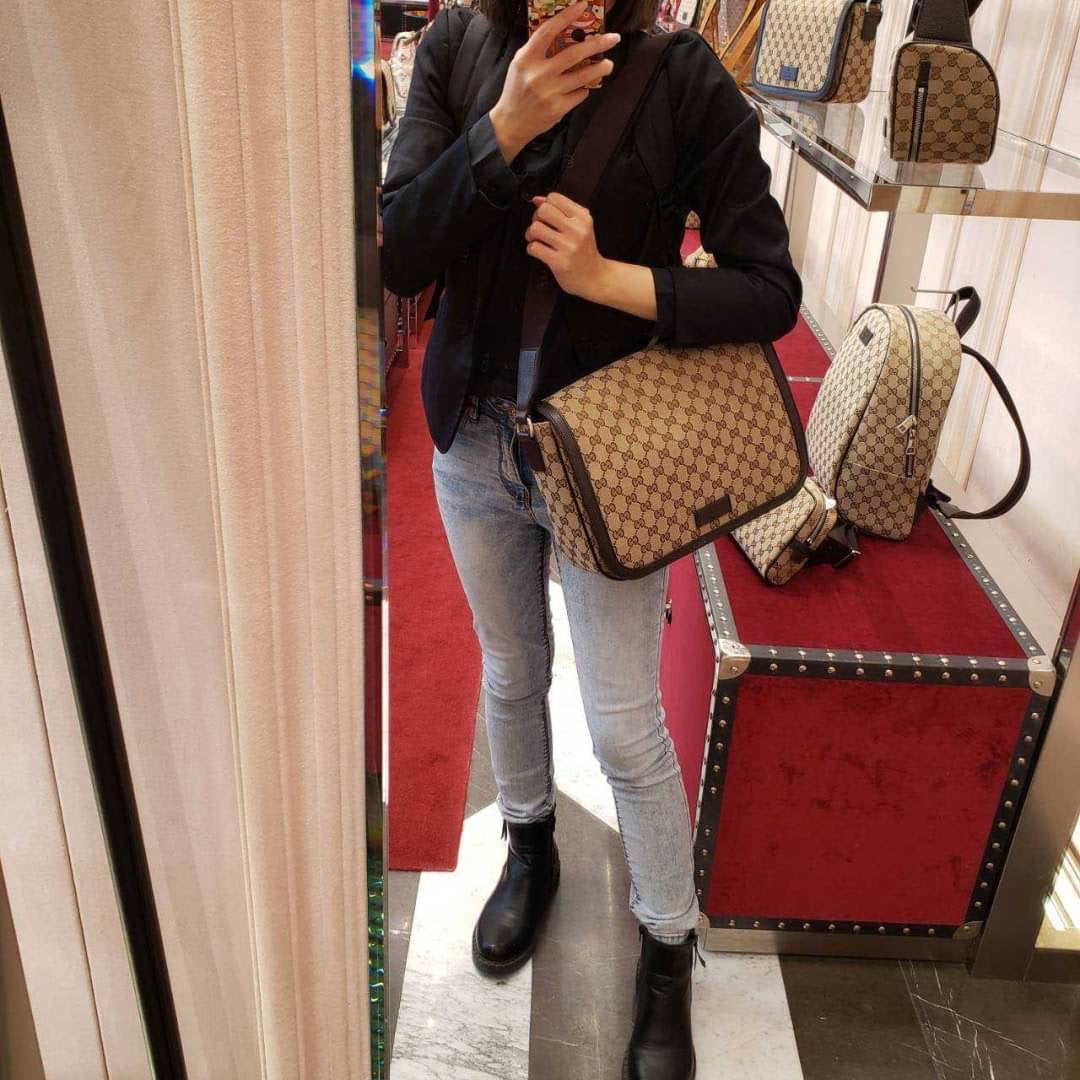 *@Gucci 男生款老花織布郵差包/ 小款P470 / 大款 P490