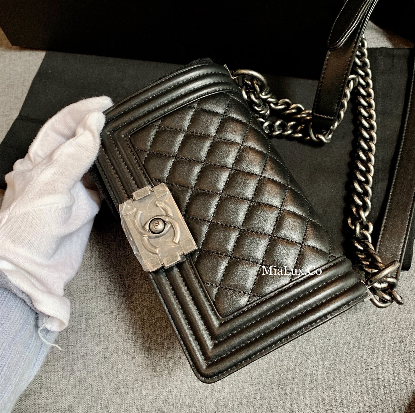 CHANEL BOY S 小款BOY菱格紋側肩鏈包 A67085/5060