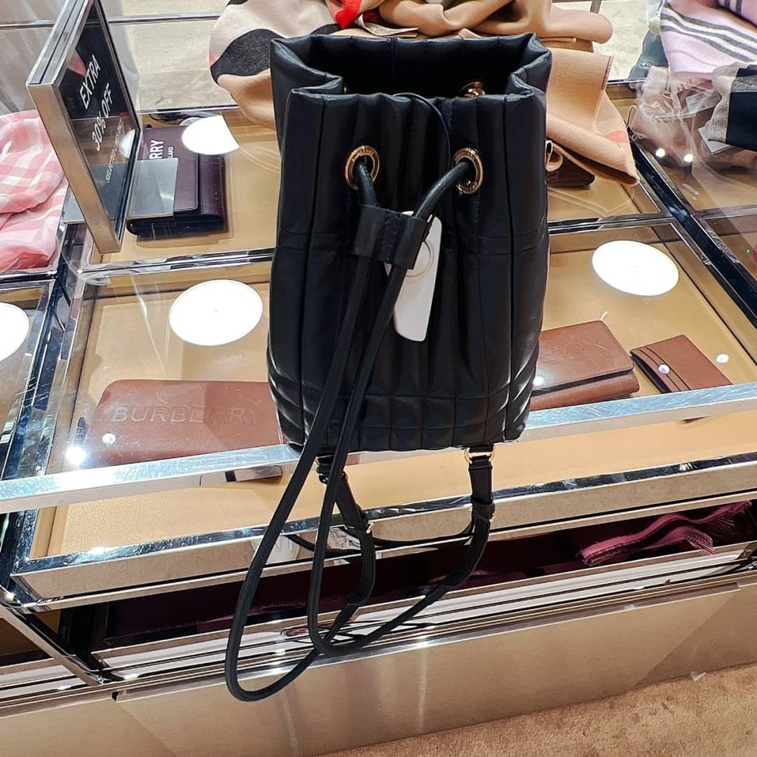 @Burberry Lola TB 方格水桶後背包/P581 🔥下殺🉐27150