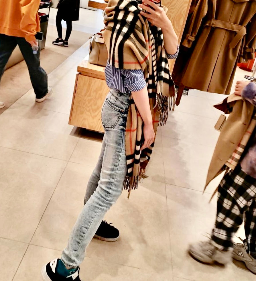Burberry Classic Check Cashmere 永遠火羊絨圍巾/420H378 💚折扣🉐15880