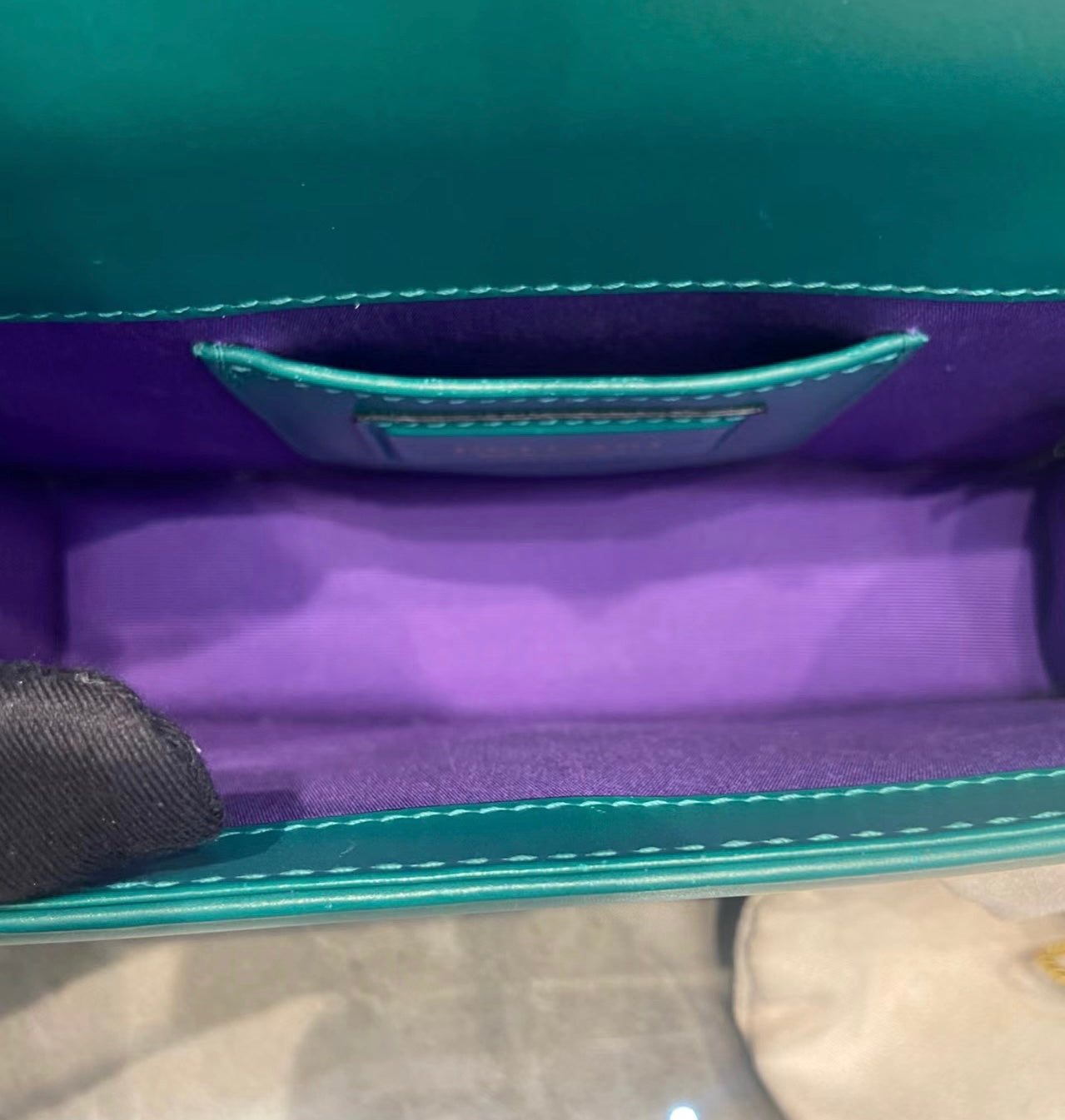 Bvlgari▪️SERPENTI FOREVER EAST-WEST 蛇頭橫款單層鍊包/1,990