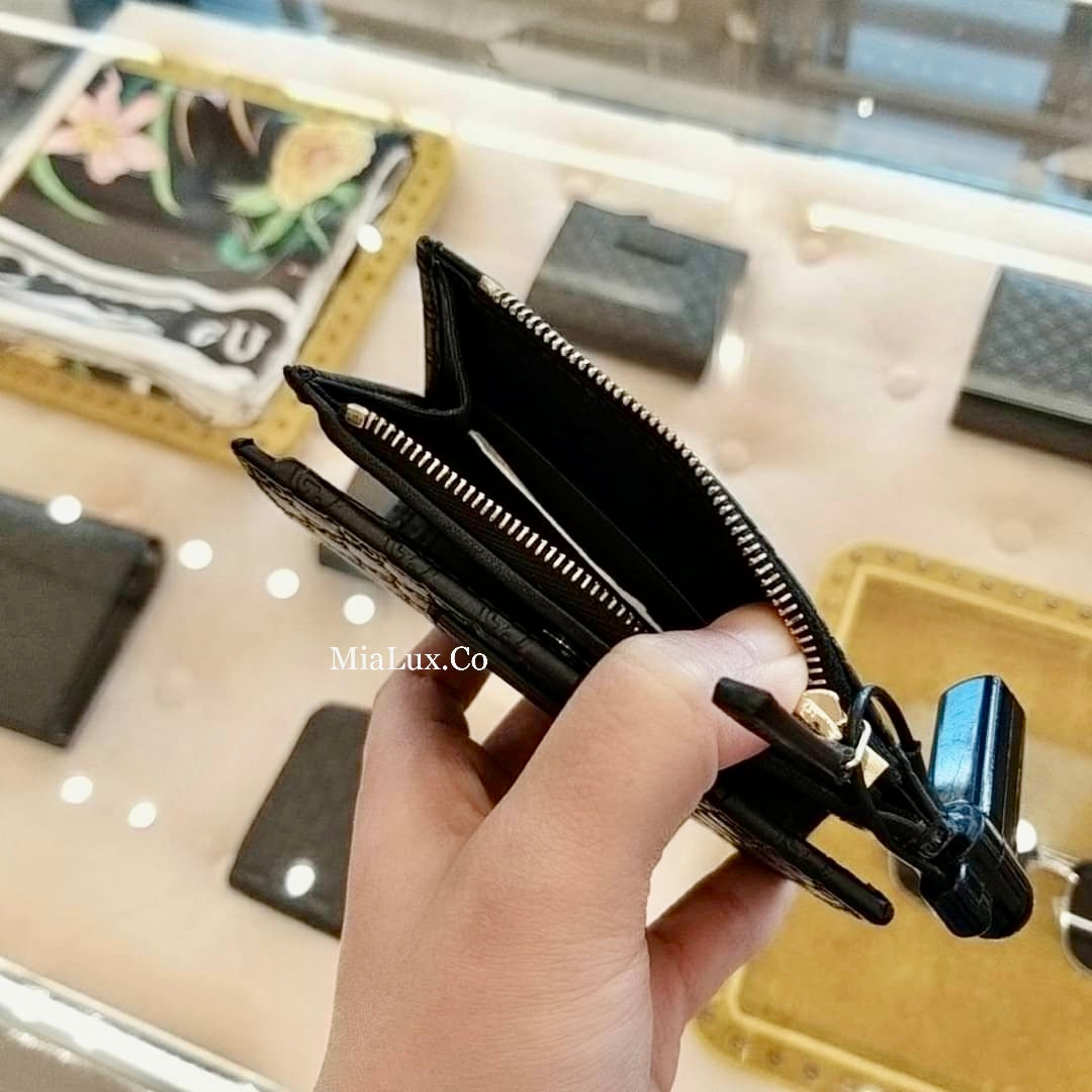@Gucci Embossed Wallet 壓紋雙開內拉鍊短夾/P230