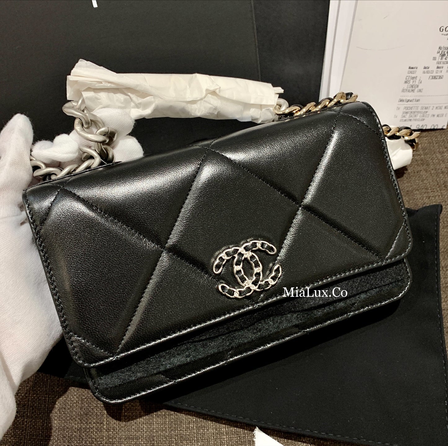 CHANEL▶︎✨| 19 LAMBSKIN WALLET ON CHAIN 經典19小羊皮WOC鏈包 AP3267 *£3,430