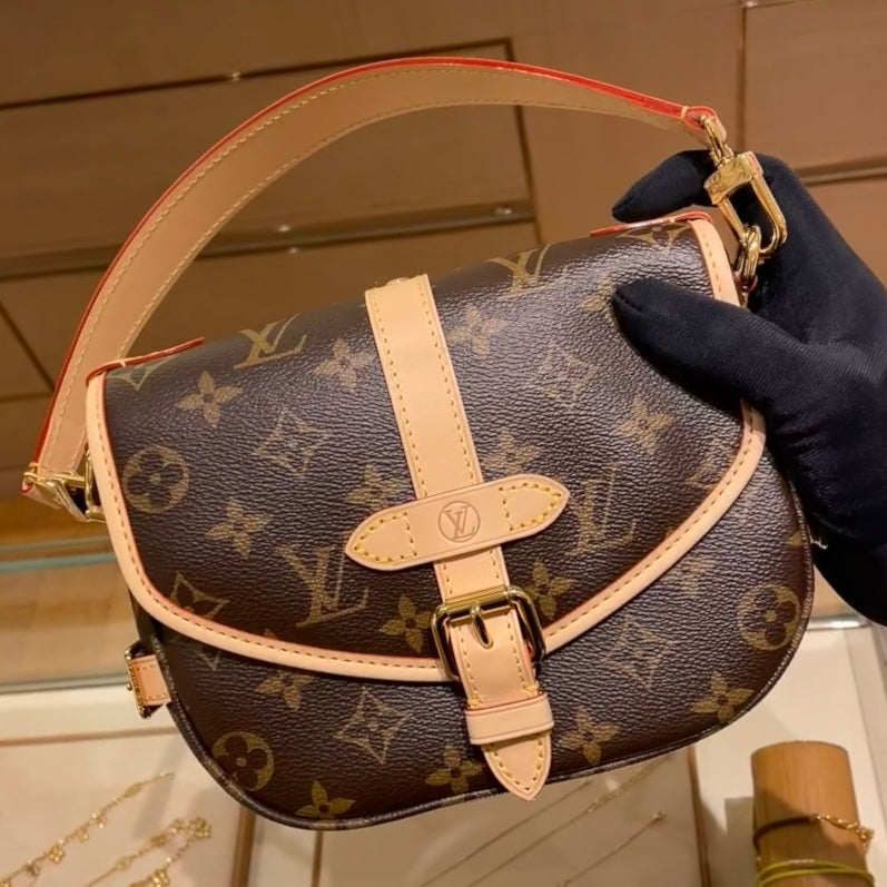 LV▪️Saumur BB 雙子星馬鞍包/1830✨🉐75980🏷️