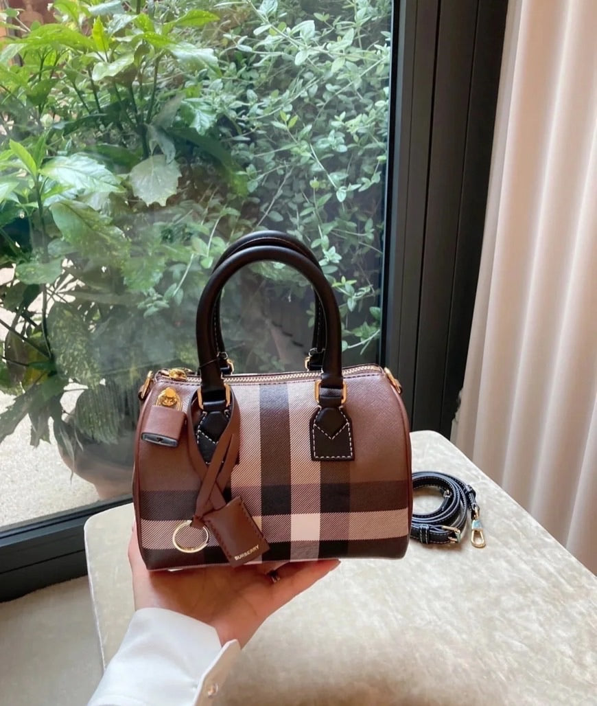 Burberry▪️Bowling Mini 保齡球包-咖/1050H945 💚折扣🉐38800