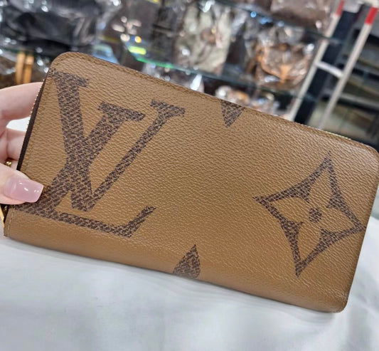 LV Zippy 拚色拉鍊長夾/665✨🉐28930