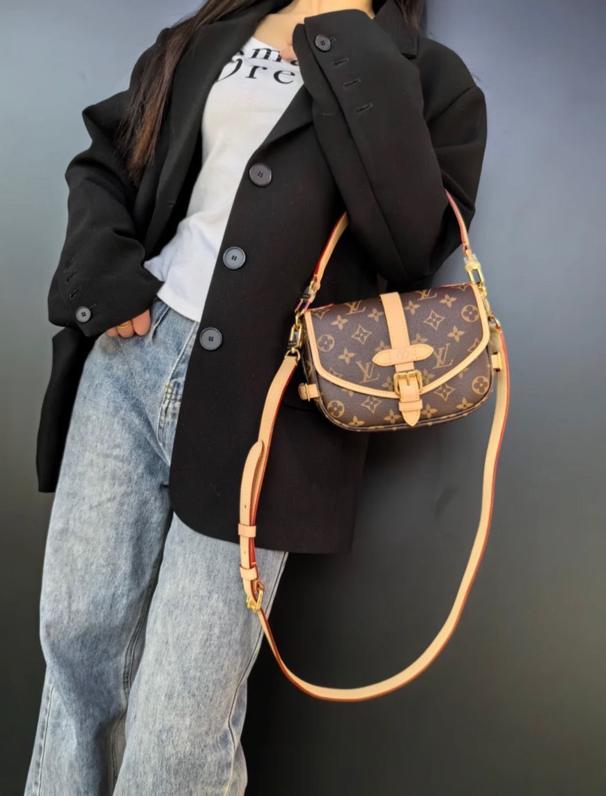 LV▪️Saumur BB 雙子星馬鞍包/1830✨🉐75980🏷️