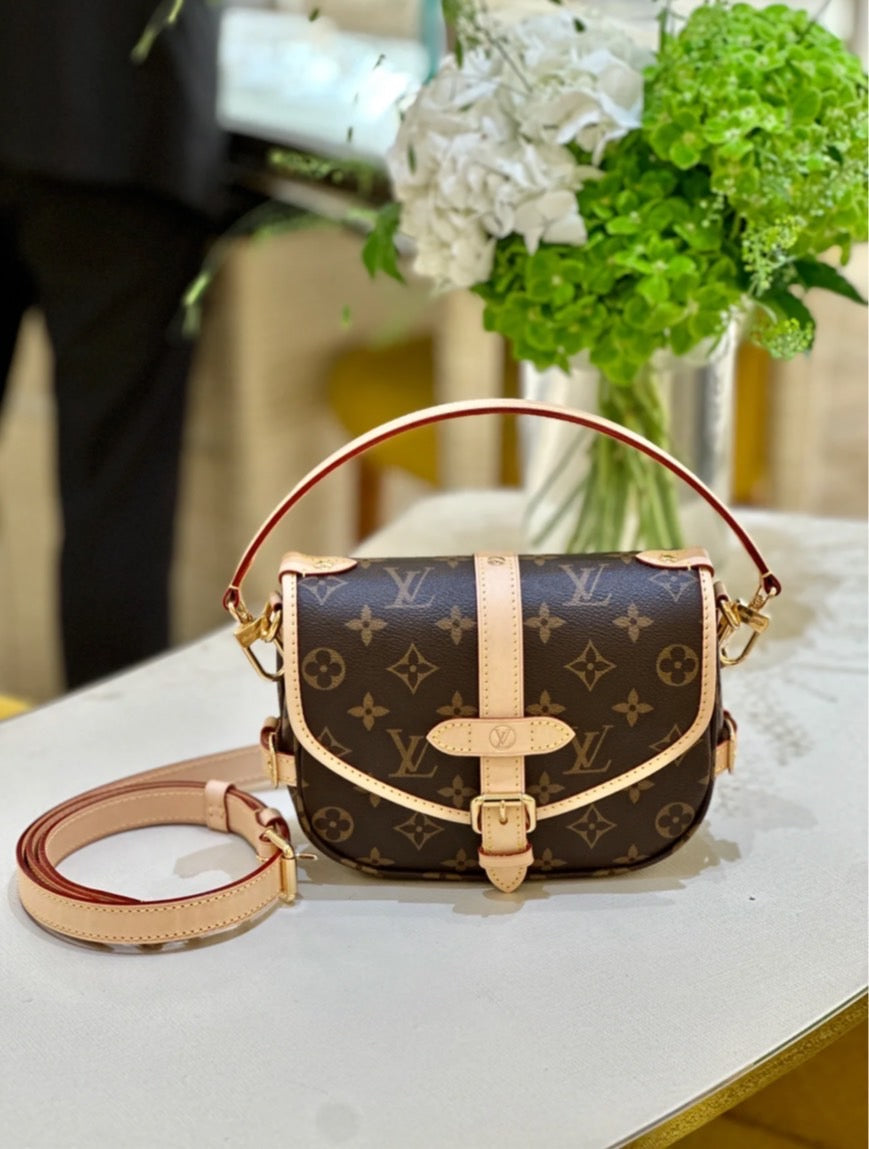 LV▪️Saumur BB 雙子星馬鞍包/1830✨🉐75980🏷️