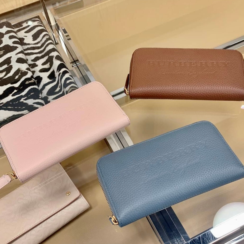@Burberry Embossed Logo Zip 壓印牛皮拉鍊長夾/P189 🔥下殺🉐9980