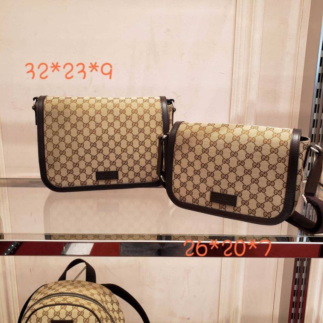 *@Gucci 男生款老花織布郵差包/ 小款P470 / 大款 P490