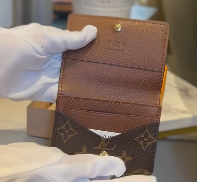 LV▪️Enveloppe Carte De Visite 翻蓋卡包/225✨🉐10450