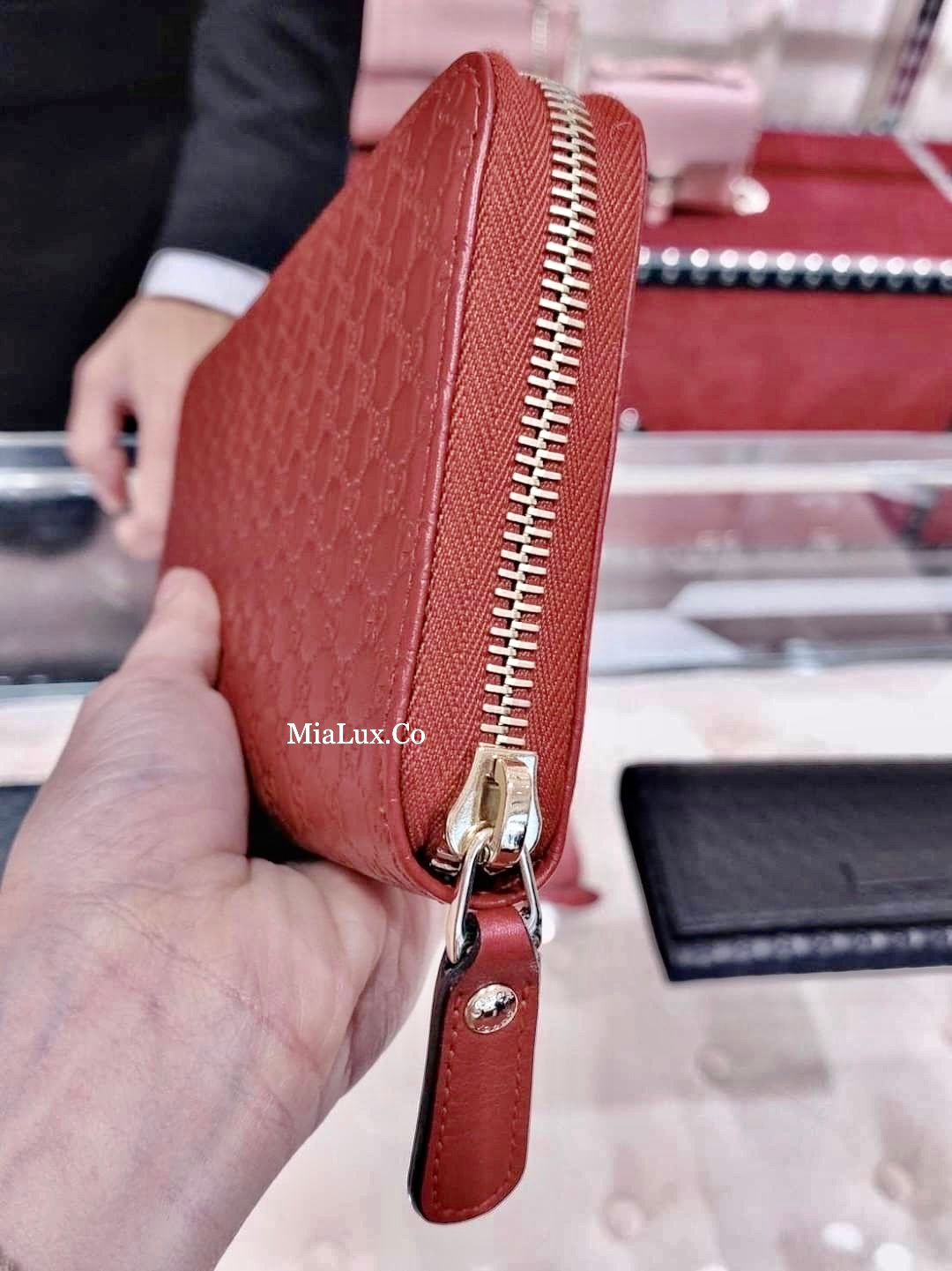 @Gucci▪️Embossed Long Wallet 壓紋拉鍊長夾/P270 🔔限時折🉐13150
