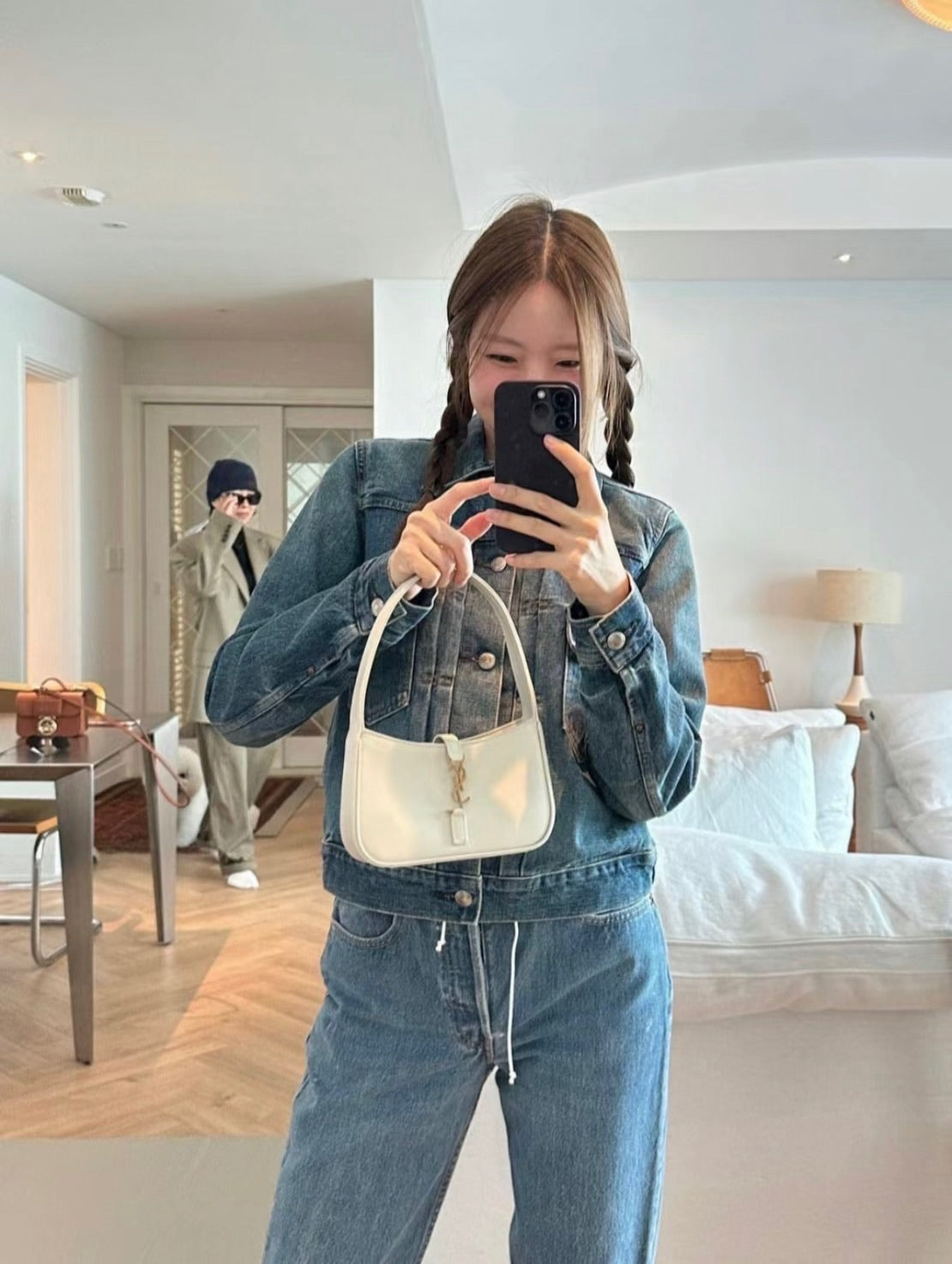 YSL Le 5 à 7 Hobo 腋下包/1755E1890 🉐67150🇪🇺