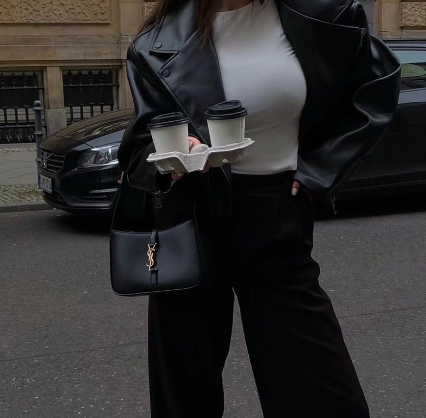 YSL Le 5 à 7 Hobo 腋下包/1755E1890 🉐67150🇪🇺