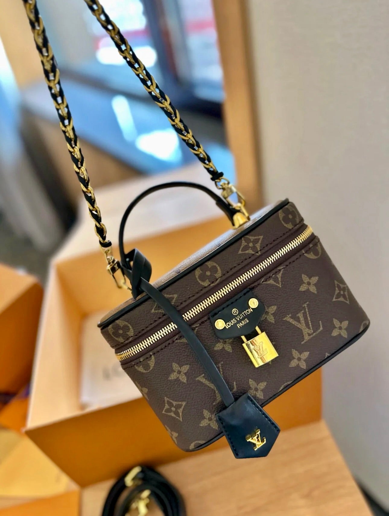 LV▪️Vanity PM 小款新化妝鏈包/2170✨🉐89970
