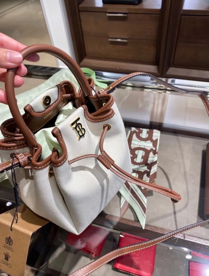 @Burberry Peony 水桶包-米白 🔥下殺🉐39999🏷