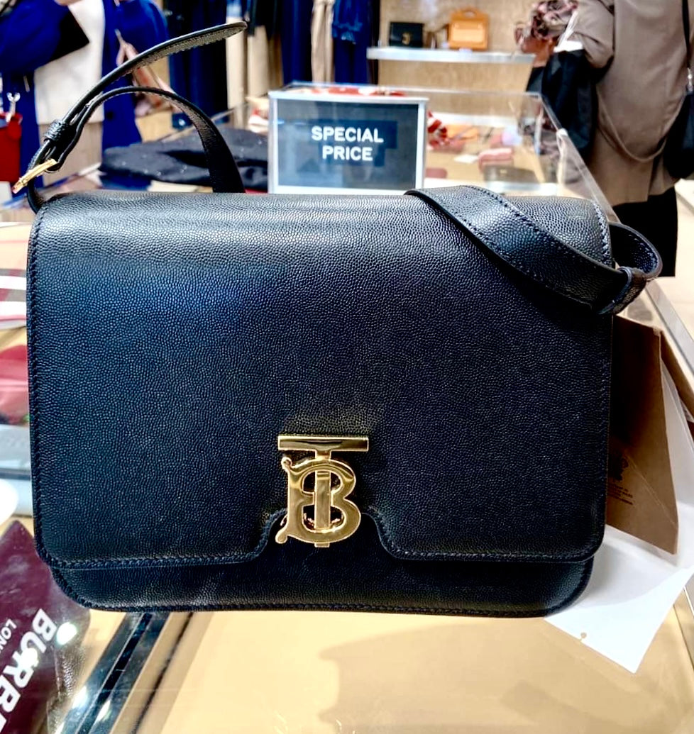 @Burberry TB 中款肩背翻蓋包/P1390 🔥下殺🉐63550
