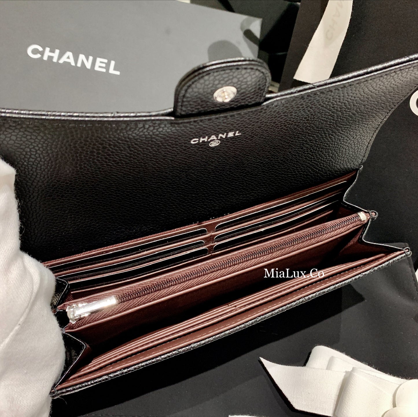CHANEL▶︎✨| 19 LAMBSKIN WALLET ON CHAIN 經典19小羊皮WOC鏈包 AP3267 *£3,430
