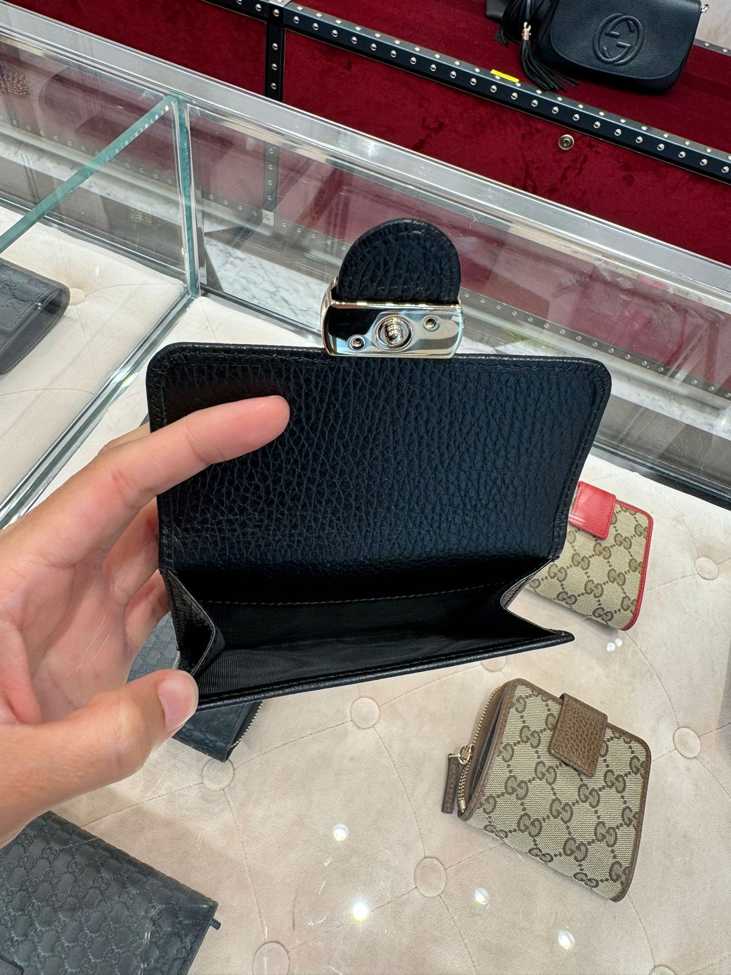 *@Gucci▪️Interlocking 雙G銀扣短夾/510P230 🔔限時折🉐11150