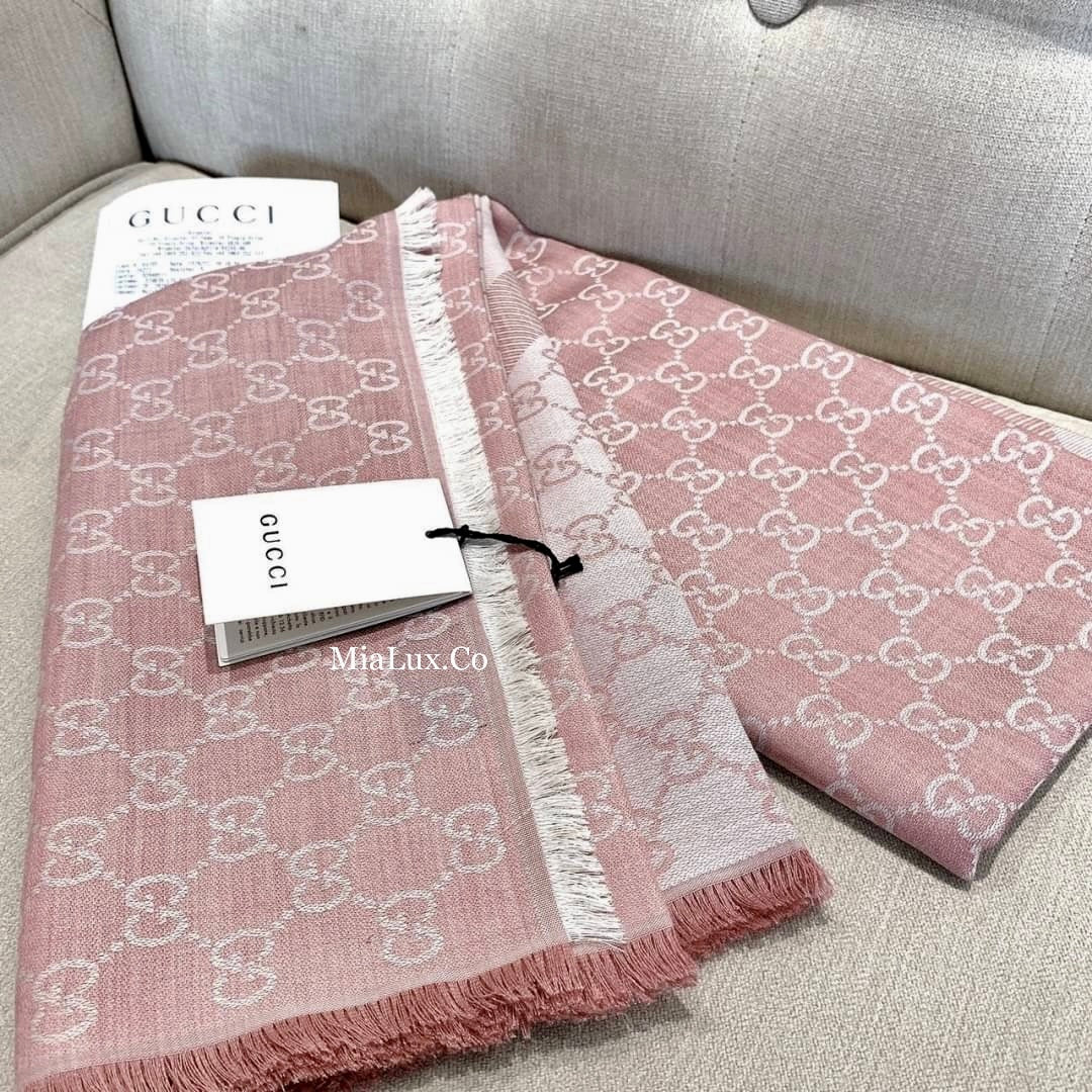 *@Gucci Wool Scarf Square 羊毛大方巾/P180