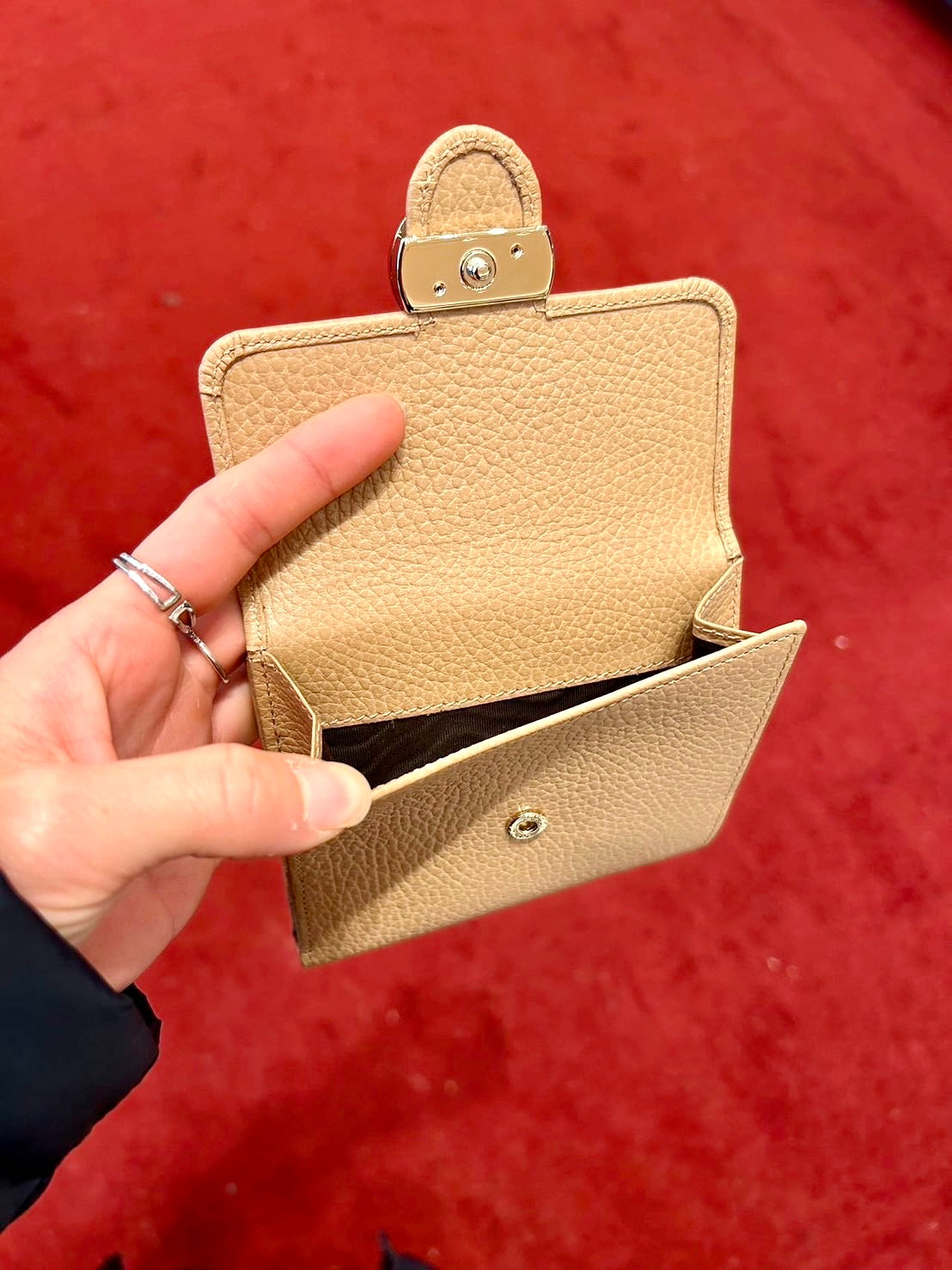 *@Gucci▪️Interlocking 雙G銀扣短夾/510P230 🔔限時折🉐11150