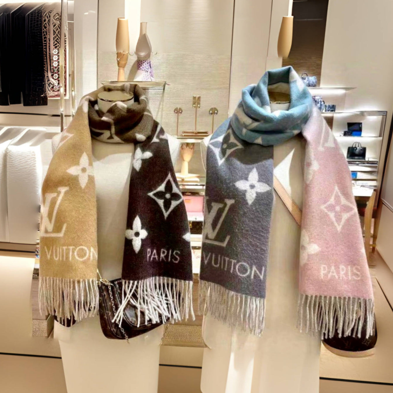 LV Reykjavik Gradient 漸層羊絨圍巾/760✨優惠🉐32160