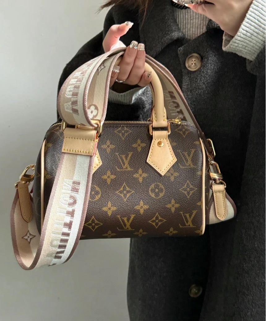 LV▪️Speedy Bandoulière 20 背帶波士頓包/1620✨🉐69040