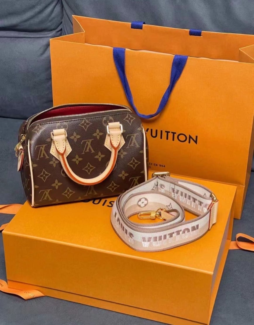 *現貨*LV▪️Speedy Bandoulière 20 背帶波士頓包/1600 🏷 年前特價✨🉐58800