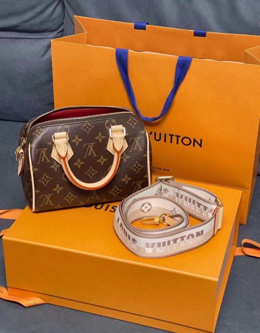 *現貨*LV▪️Speedy Bandoulière 20 背帶波士頓包/1600 🏷 年前特價✨🉐58800