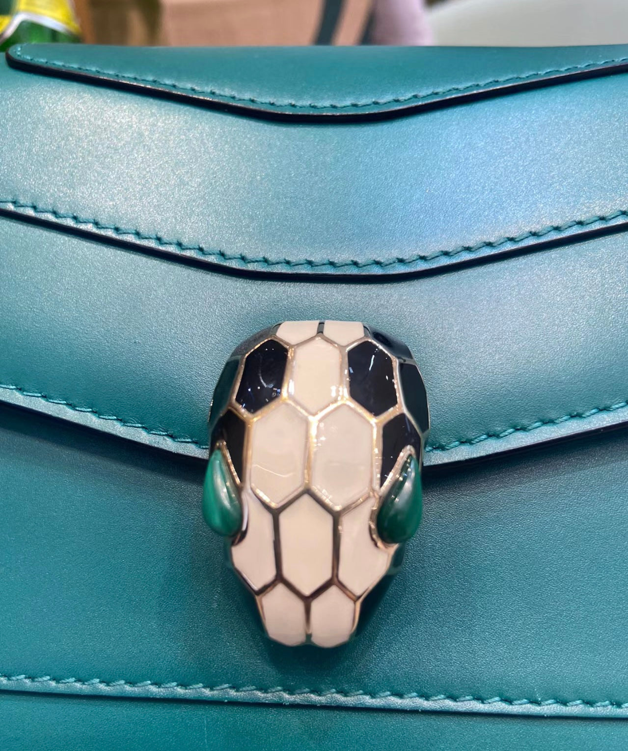 Bvlgari▪️SERPENTI FOREVER EAST-WEST 蛇頭橫款單層鍊包/1,990