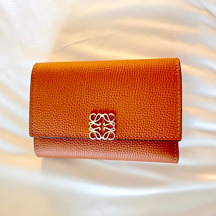 Loewe▪️Anagram Trifold 三折短夾/495