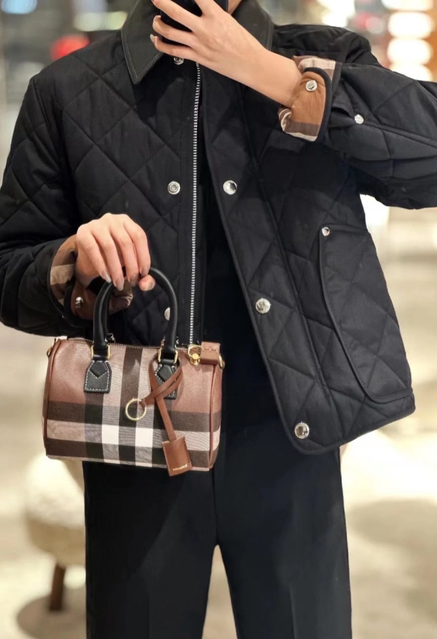 Burberry▪️Bowling Mini 保齡球包-咖/1050H945 💚折扣🉐38800