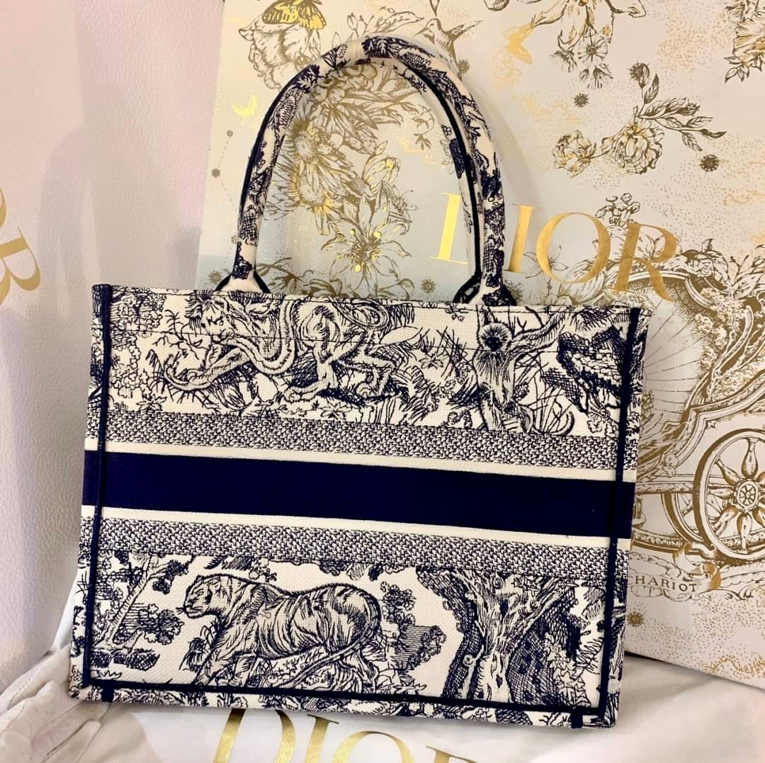 Dior Book Tote 小款緹花托特包/2400E2600 🉐92000🇪🇺