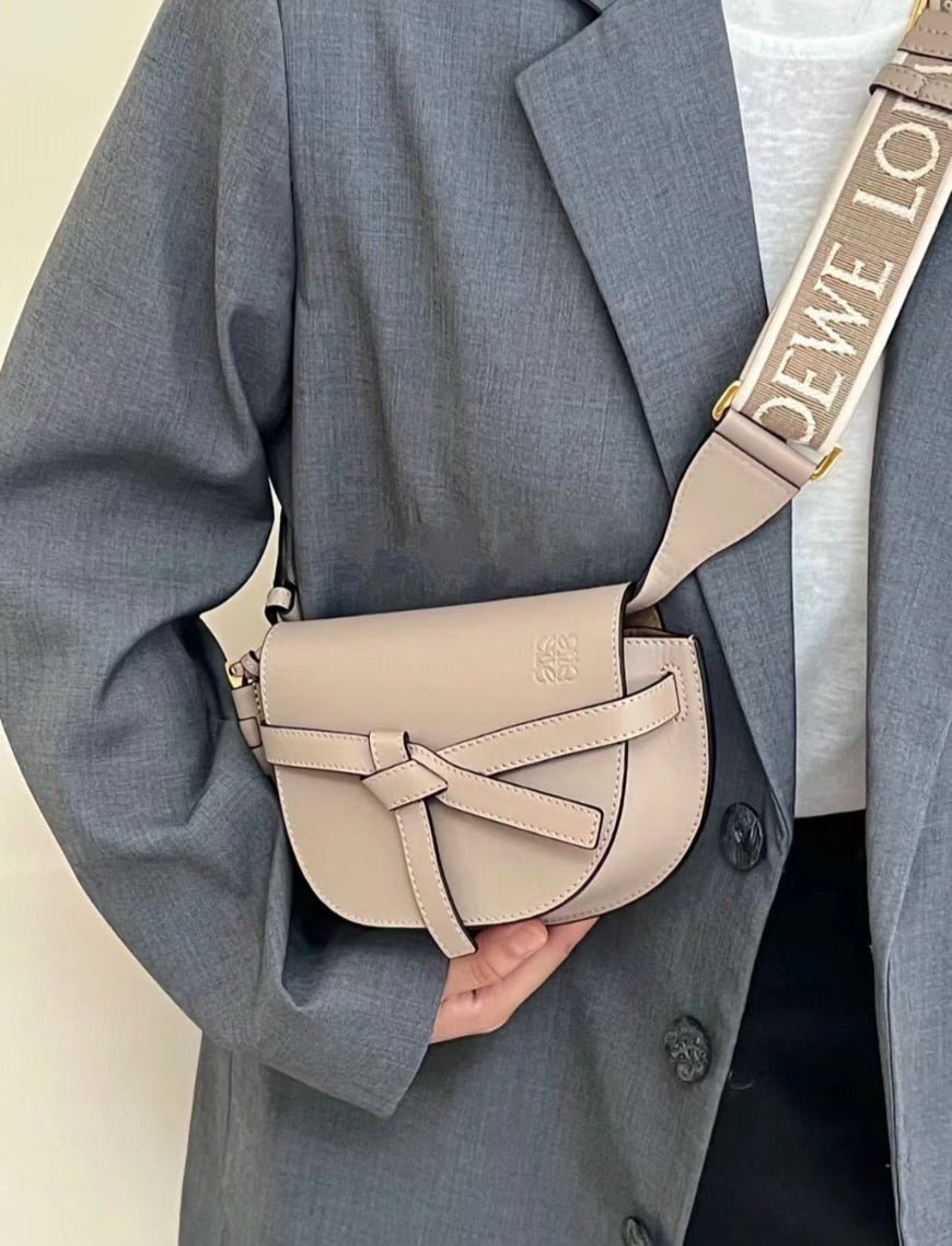 Loewe Gate Dual Mini 緹花背帶馬鞍包/1500
