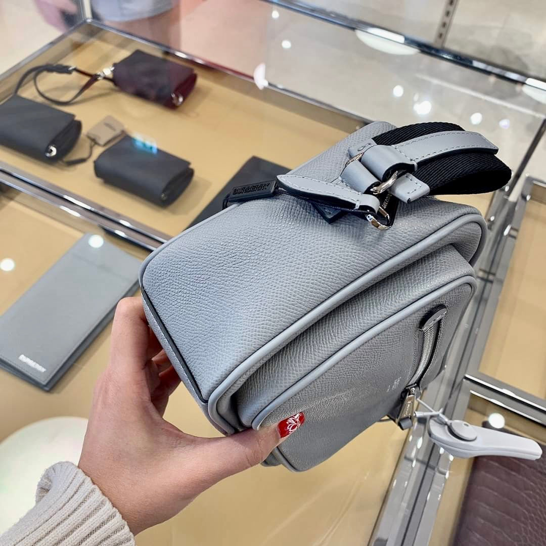 @Burberry 男生款相機包/870P490 🔥折上七折🉐16440