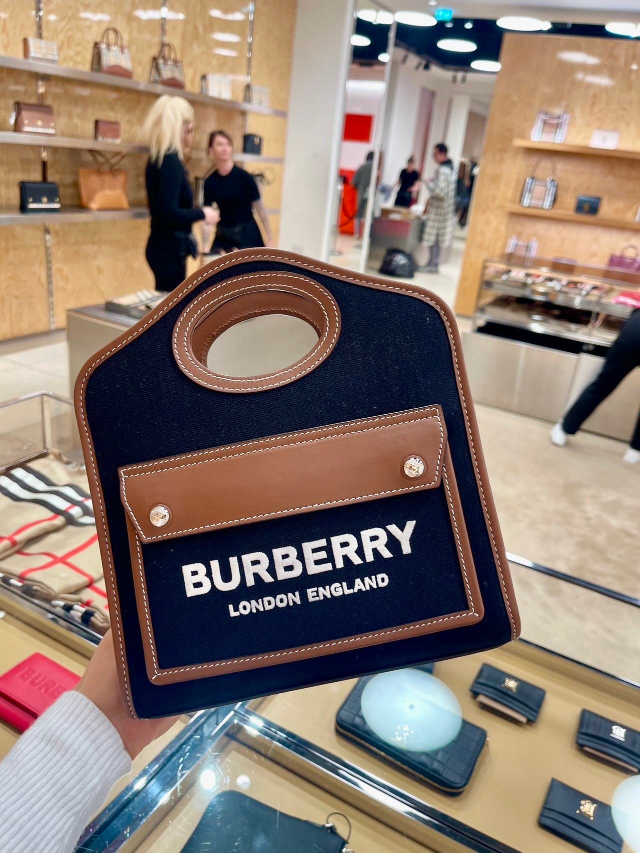 ❌Burberry▪️Pocket Mini 口袋包-黑/1050T715 ㊙️折扣🉐30320💰