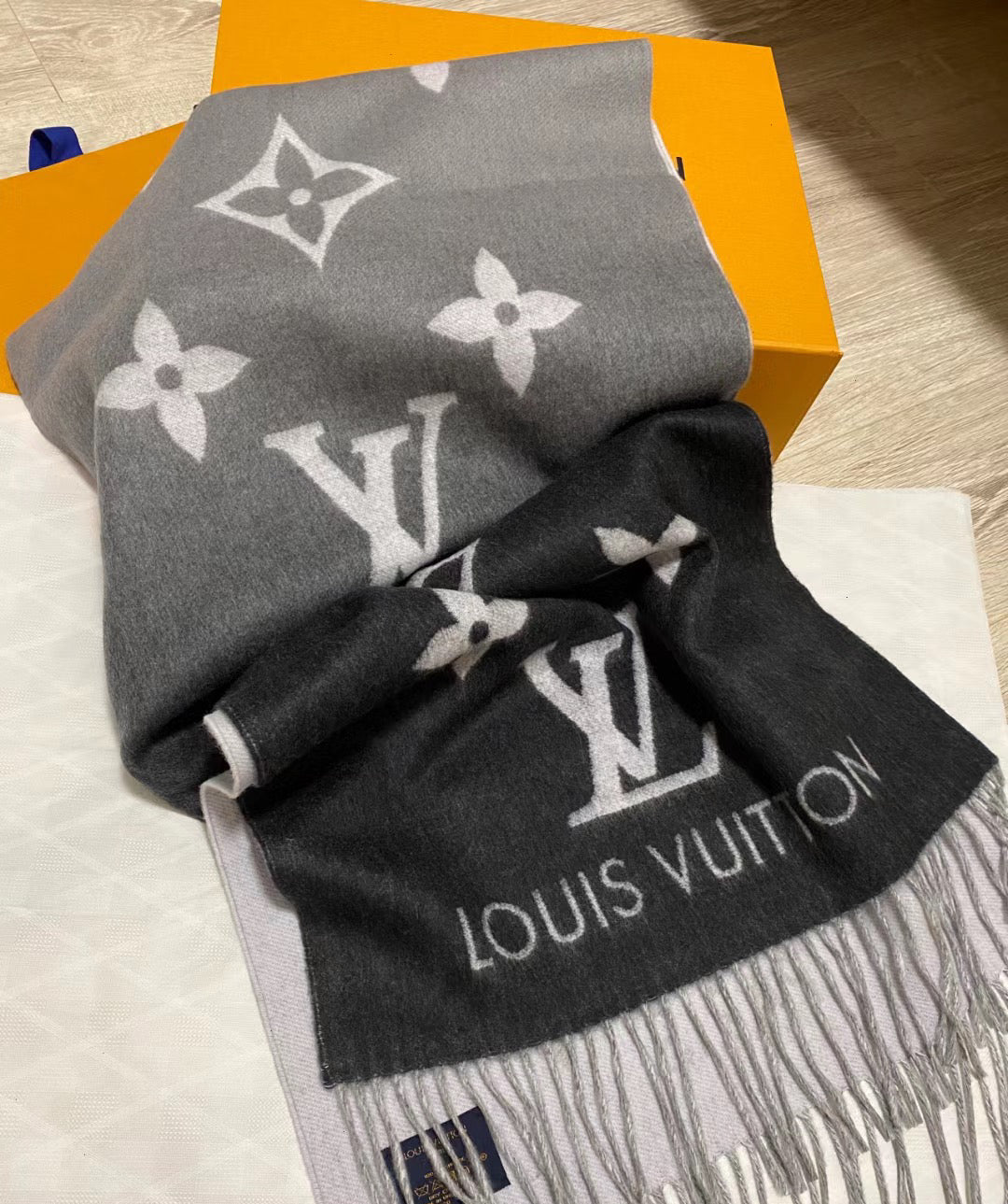 LV Reykjavik Gradient 漸層羊絨圍巾/760✨優惠🉐32160