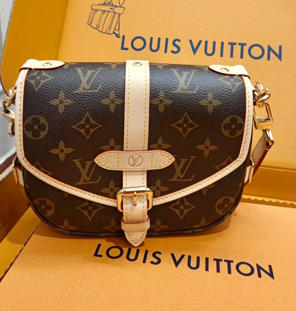 LV▪️Saumur BB 雙子星馬鞍包/1830✨🉐75980🏷️
