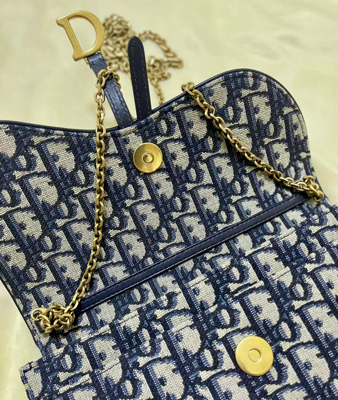 Dior▪️Saddle Pouch With Chain 緹花馬鞍鍊包/1550E1 700 🉐60500🇪🇺