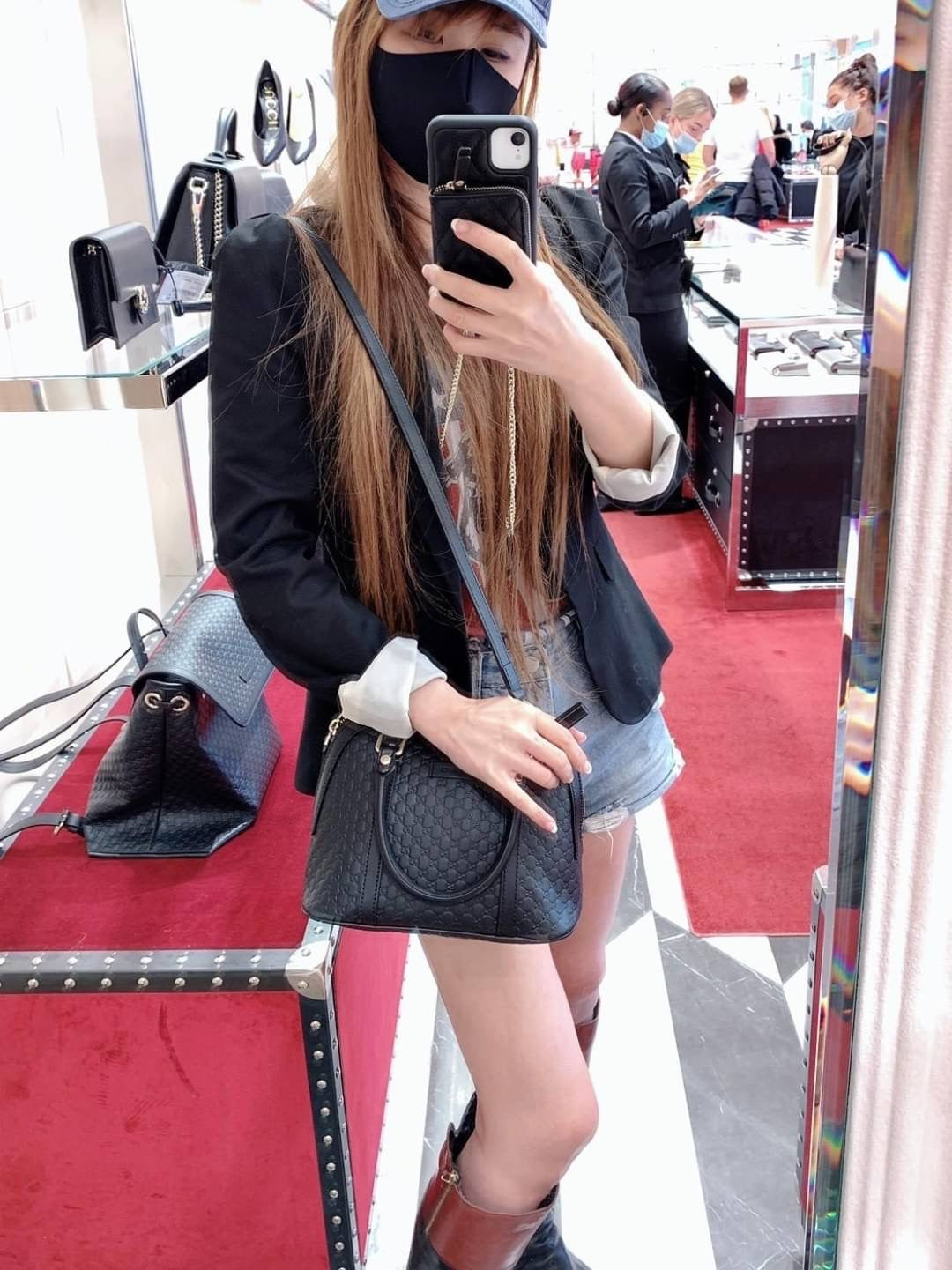 @Gucci▪️Embossed Bag S 小款壓紋牛皮貝殼包/P585 🔔限時折🉐27330